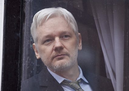 الإكوادور حاولت منح أسانج منصبا دبلوماسيا في روسيا