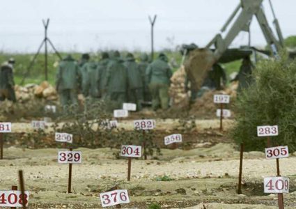 الاحتلال يحتجز جثمان 31 شهيداً فلسطينيا