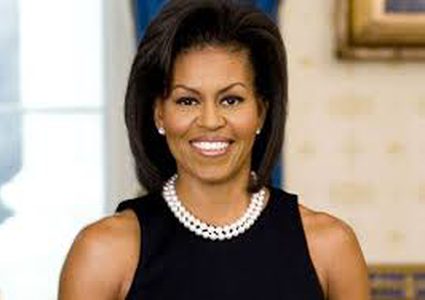 ميشيل أوباما تطلب 3000 دولار لقاء "التوقيع الخاص"