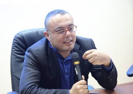 فتح:على حماس ان تفكر كيف تلتحق بالدفاع عن الثوابت