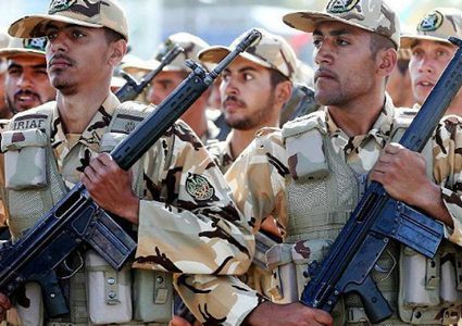 ايران: قتلى من الجيش بإطلاق نار