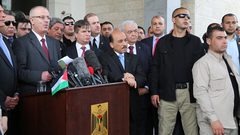 مجهولون يعترضون موكب وزراء من حكومة الوفاق