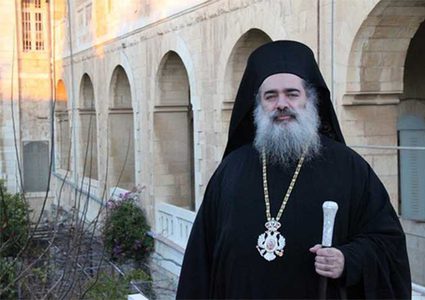 المطران حنا يستنكر الإبعادات المتزايدة عن الأقصى