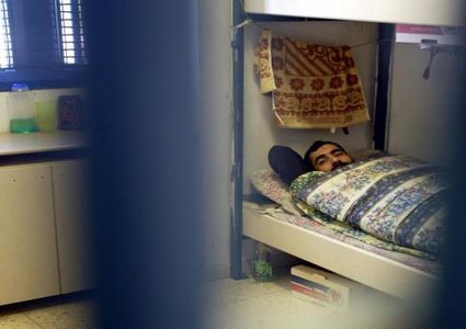 الموت البطيء يتهدد 17 اسيرا مريضا