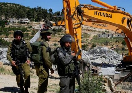 إخطارات بهدم عدة منازل في أريحا