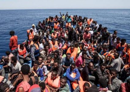 انتشال 47 مهاجرا غير شرعي قبالة السواحل الليبية