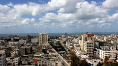 جيوب فارغة وتهديد بالطرد في كل لحظة