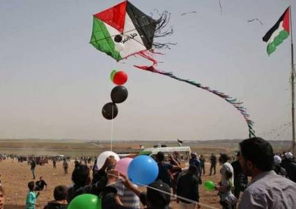 الاحتلال: سقوط بالونات حارقة بمستوطنات غلاف غزة