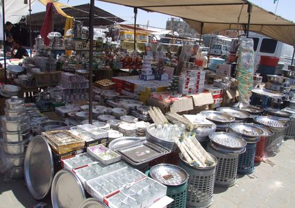 سوق الأحد الشعبي مزارا للكادحين ورزقاً للتجار