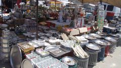 سوق الأحد الشعبي مزارا للكادحين ورزقاً للتجار