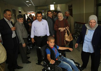 تقديم مكرمة رئاسية لعدد من ذوي الإعاقة في عنبتا