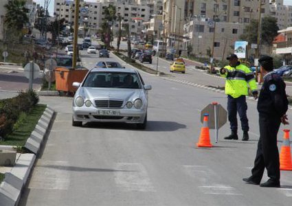 الشرطة تقبض على شخص سرق هاتف مصاب بحادث سير