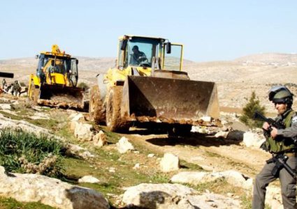 الاحتلال يجرف الطريق الواصل إلى قرية النبي صموئيل