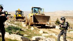 الاحتلال يجرف الطريق الواصل إلى قرية النبي صموئيل