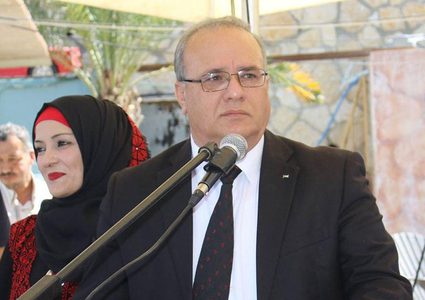 الشاعر: نعمل على حماية حقوق الطفل في فلسطين