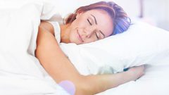 علماء يكشفون أسوأ وأفضل وضعية للنوم