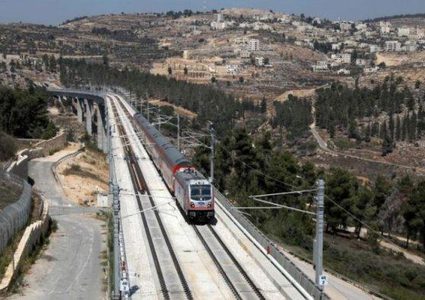 خط قطارات سريعة بين تل أبيب والقدس يثير غضباً