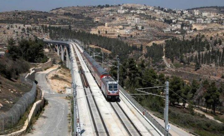 خط قطارات سريعة بين تل أبيب والقدس يثير غضباً