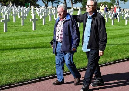 قصة درامية.. أكتشف أن له آخ بعد 50 عاما