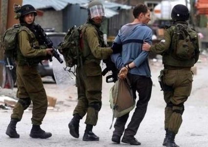 اعتقال شابين بزعم تفجير عبوة ناسفة قرب مستوطنة