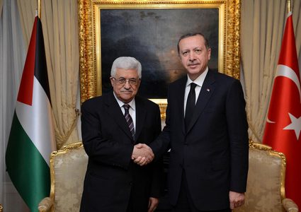 الرئيس عباس يلتقي نظيره التركي