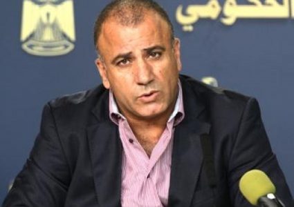 أبو بكر يطلع قطامي على خطة بلدية يعبد التنموية