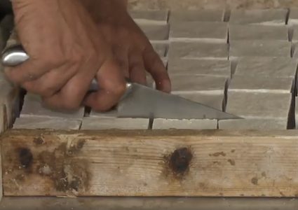 بالفيديو.. صناعة الصابون في برقة