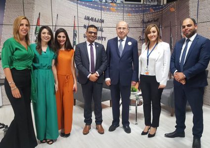 شخصيات فلسطينية وعربية تزور مركز الإعلام