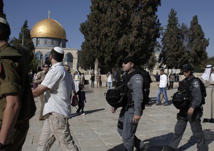 ارتفاع عدد المقتحمين للأقصى إلى 1135 مستوطناً