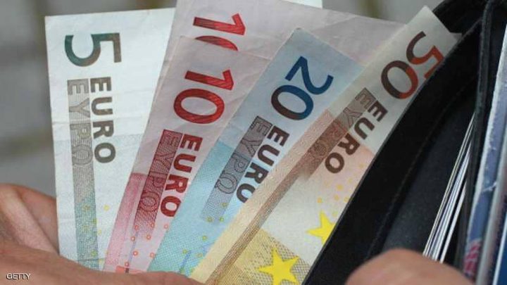 ميزانية إيطاليا "تؤذي" اليورو