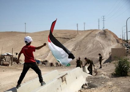 الاحتلال يعلن الخان الأحمر منطقة عسكرية مغلقة