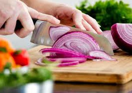 فوائد "مذهلة" للبصل الأحمر.. تعرّف عليها