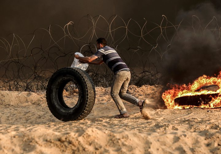 من مواجهات مسيرة العودة الجمعة 28/9/2018 على الحدود بين إسرائيل وغزة، في رفح في جنوب قطاع غزة، والتي أسفرت عن استشهاد 7 مواطنين ومئات الإصابات.