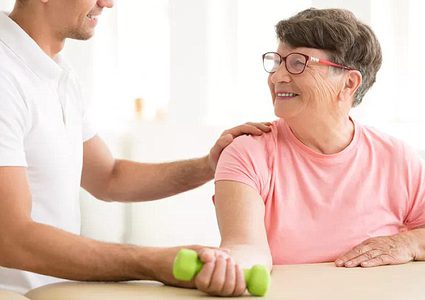 كيف تستغل ذراعك السليم لمعالجة ذراعك المكسور ؟