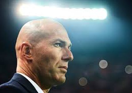 متى قرر زيدان الرحيل عن ريال مدريد؟