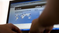 القبض على شخص بتهمة الشتم والتهديد عبر "الفيسبوك"