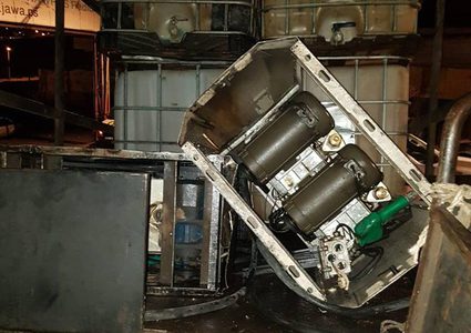 بالصور: اغلاق نقطتين لبيع المحروقات المهربة