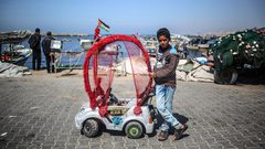 عربة الفتى أحمد تتحول من هدية لمصدر رزق لأهله