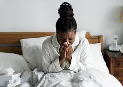 لماذا يصاب بعض الأشخاص بالبرد أكثر من غيرهم