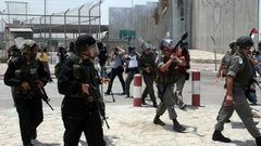 إصابة شاب بالرصاص الحي خلال تظاهرة قرب حاجز قلنديا
