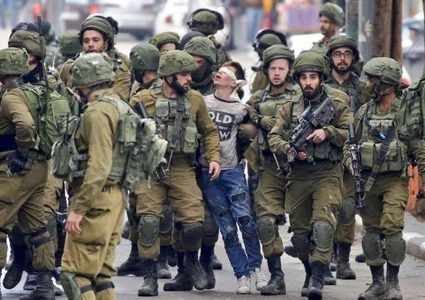 الاحتلال يفرض غرامات ماليّة على الأطفال الأسرى