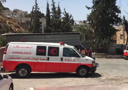 إصابة خطيرة لطفلة وأخرى متوسطة في حادث سير