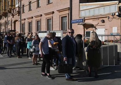 الأمريكان للروس: لنتنافس في مجال إصدار التأشيرات