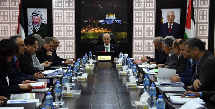 الحكومة ترفض تهديدات الاحتلال بخصم إيرادات الضرائب