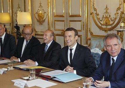 اسرائيل تقنع فرنسا بتجميد حسابات للحكومة الإيرانية