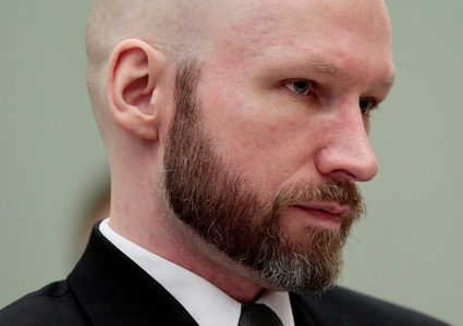 هل يمكن لجامعة أن تقبل قاتلا جماعيا؟