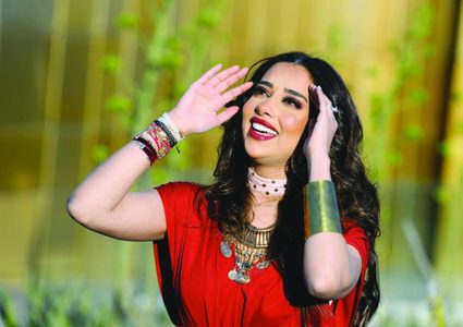 بلقيس تظهر مع ابنها الأول في الكليب الجديد