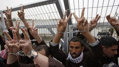 فارس يطلع وفدا فرنسيا على أوضاع الأسرى