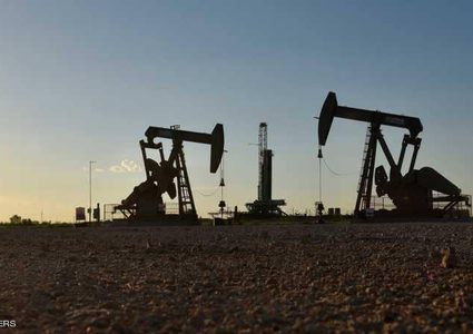 النفط يرتفع قبيل العقوبات الأمريكية على إيران