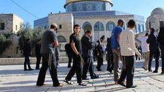 القبض على مستوطن متخفٍ على أسطح المصلى المرواني